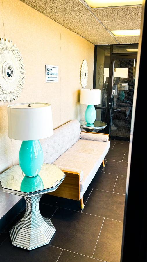אמפוריה Eleven Boutique Hotel Llc מראה חיצוני תמונה